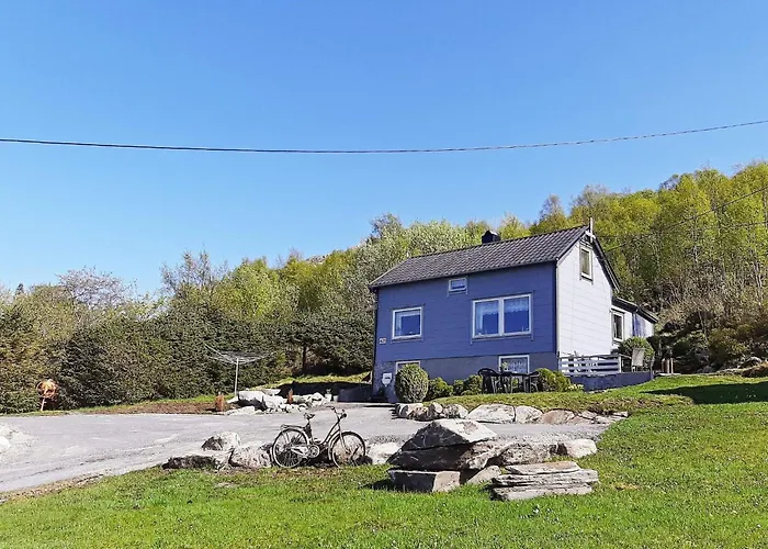 6 Person In Aram-by Traum *